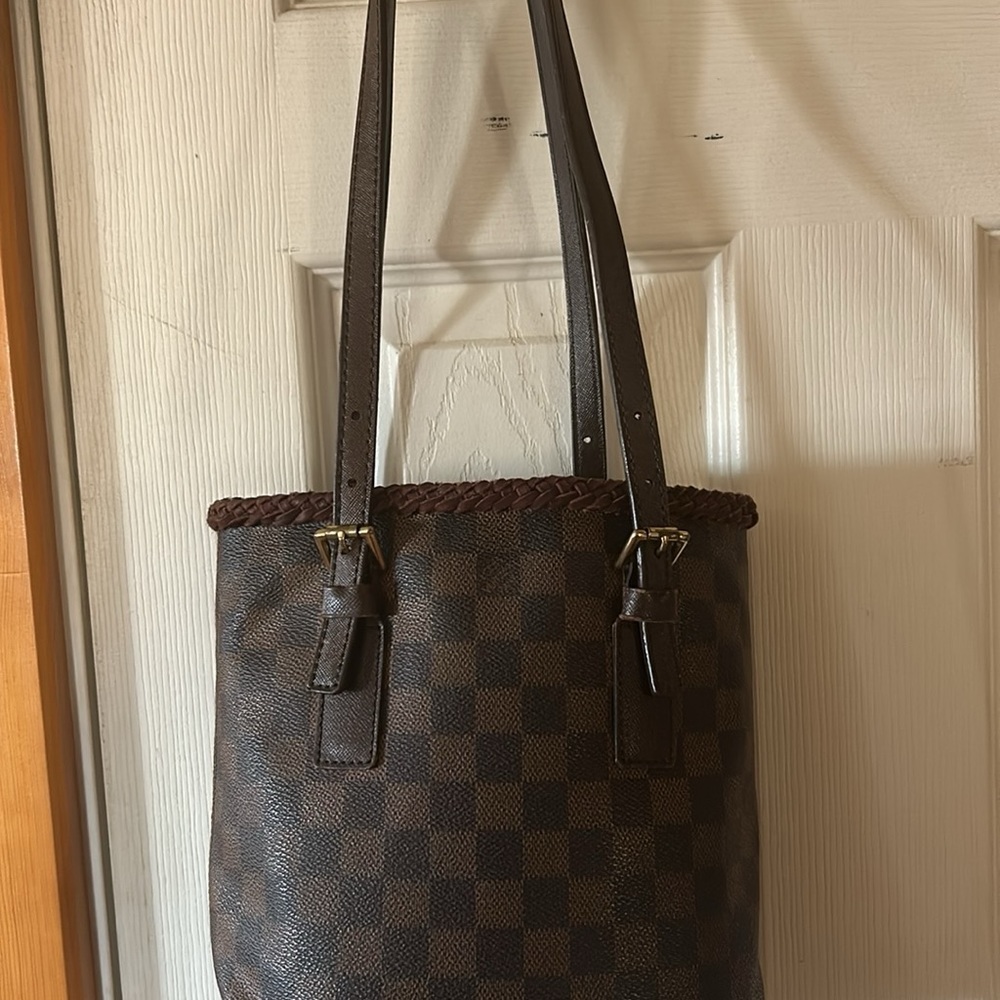 Stunning Louis Vuitton  Ebene bucket  bag, PM size
